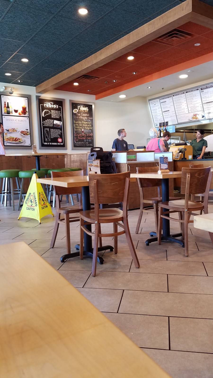 Spikes Fish House | restaurant | 30465 Av. de Las Flores, Rancho Santa Margarita, CA 92688, USA | 9497663382 OR +1 949-766-3382