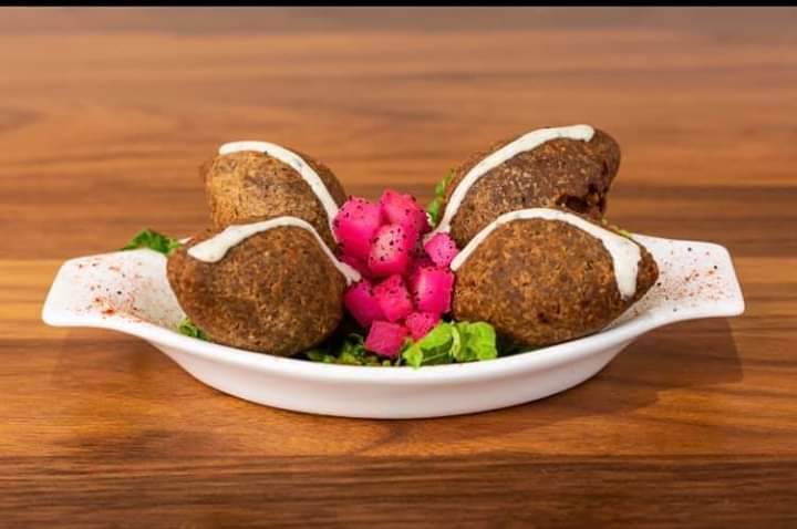 Mangoss | restaurant | 152 Lakeshore Rd E, Mississauga, ON L5G 1E9, Canada | 9059907722 OR +1 905-990-7722