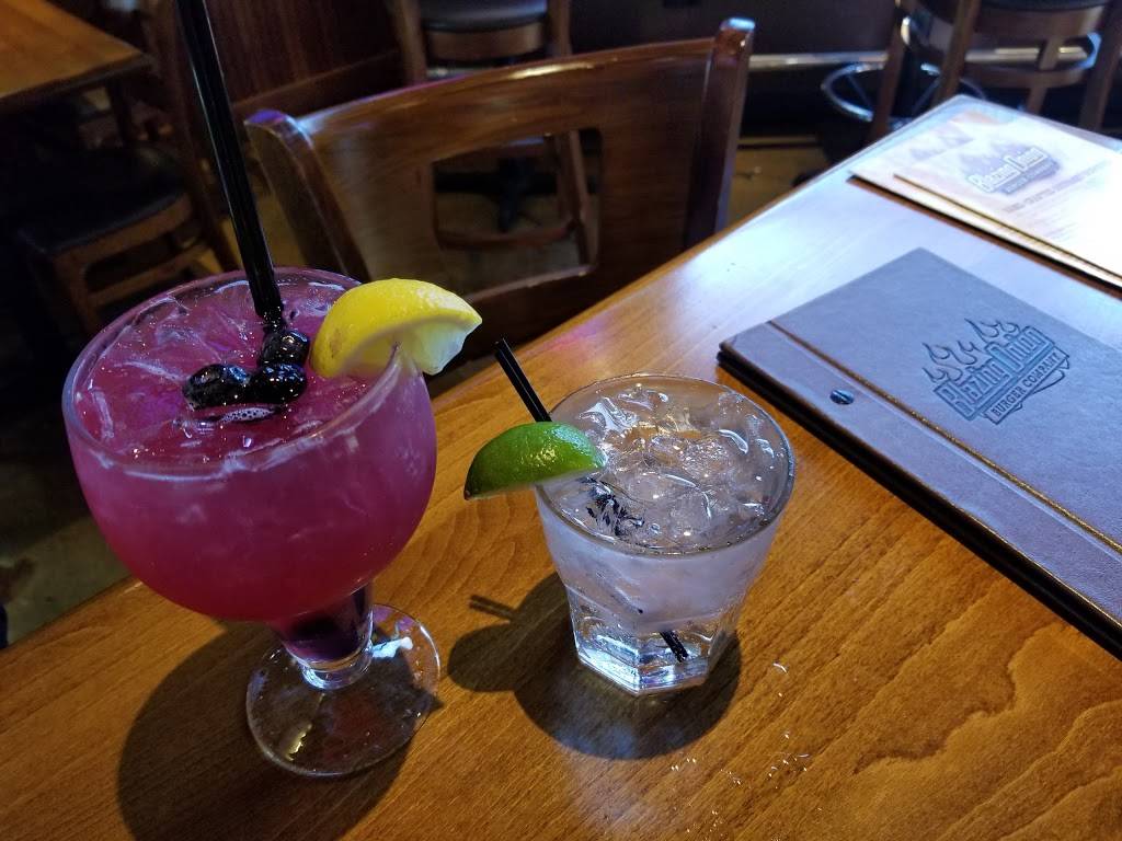 Blazing Onion Burger Company | restaurant | 3000 184th St SW #840, Lynnwood, WA 98037, USA | 4256409100 OR +1 425-640-9100