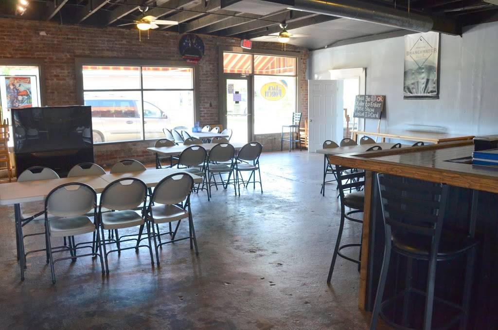 The Back Porch | restaurant | 103 2nd Ave NW, Winchester, TN 37398, USA | 9313272203 OR +1 931-327-2203
