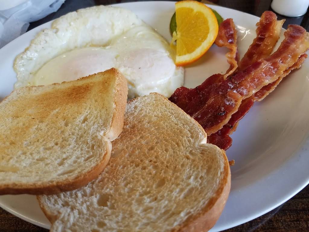 Common Grounds Coffee Shop | meal takeaway | 104 Bond St # A, Clewiston, FL 33440, USA | 8639029889 OR +1 863-902-9889