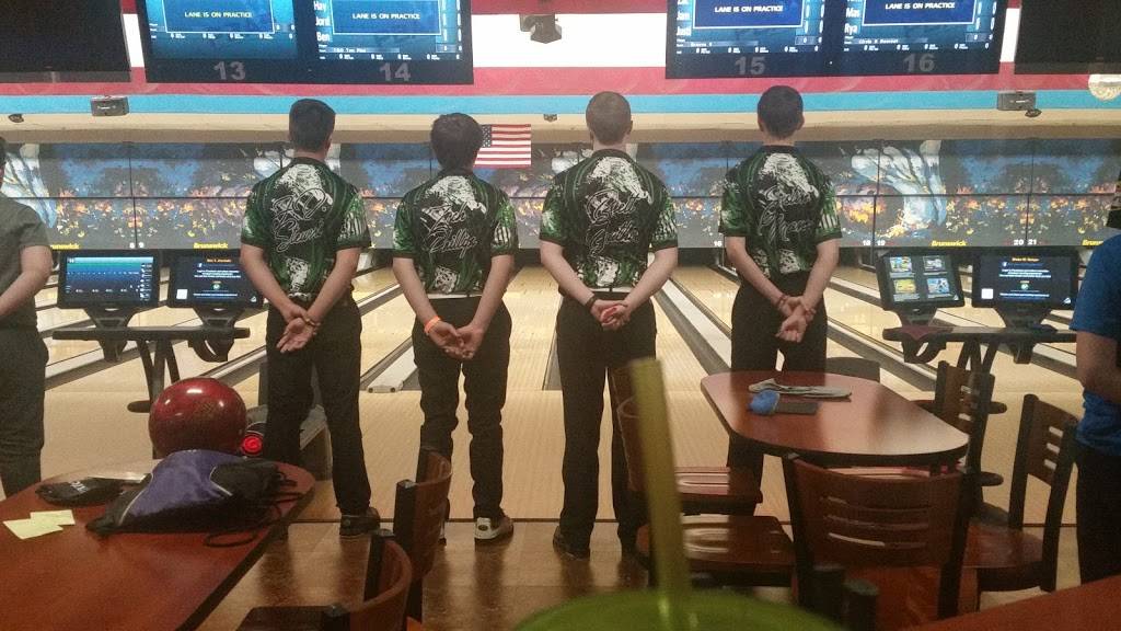 Village Bowl | restaurant | N86W18330 Main St, Menomonee Falls, WI 53051, USA | 2622551580 OR +1 262-255-1580