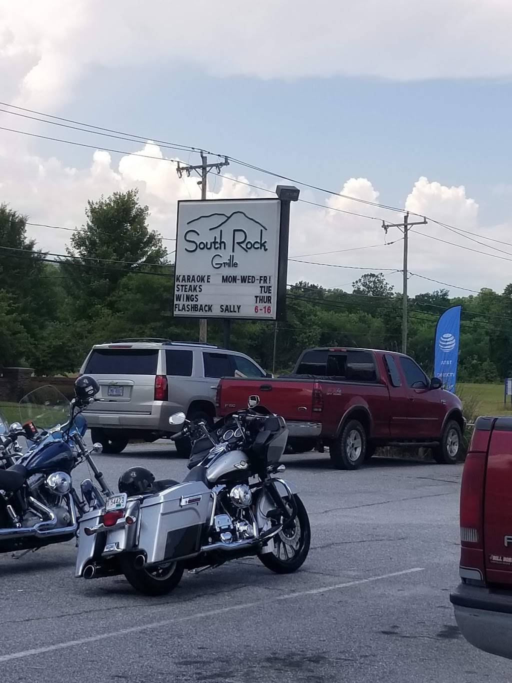South Rock Sports Grill | restaurant | 830 Greenville Hwy, Hendersonville, NC 28792, USA | 8286982490 OR +1 828-698-2490