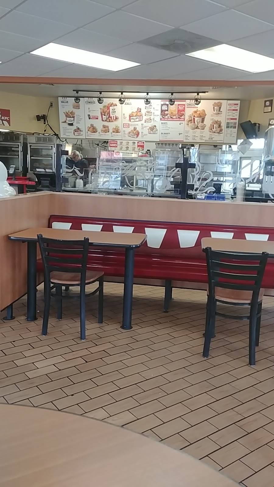 KFC | restaurant | 1609 West, Shawano Ave, Green Bay, WI 54303, USA | 9204993152 OR +1 920-499-3152