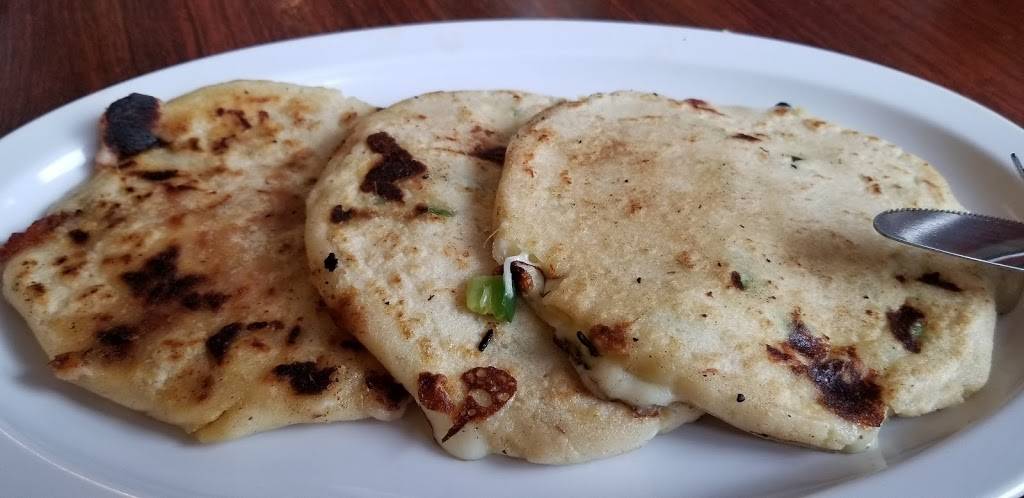 Restaurante Y Pupuseria Las Flores | restaurant | 913 Lake Ave #3708, Lake Worth, FL 33460, USA | 5613603791 OR +1 561-360-3791