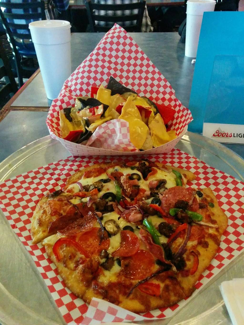 Rookies Sports Bar & Grill | restaurant | 1251 E Yosemite Ave, Manteca, CA 95336, USA | 2098242889 OR +1 209-824-2889