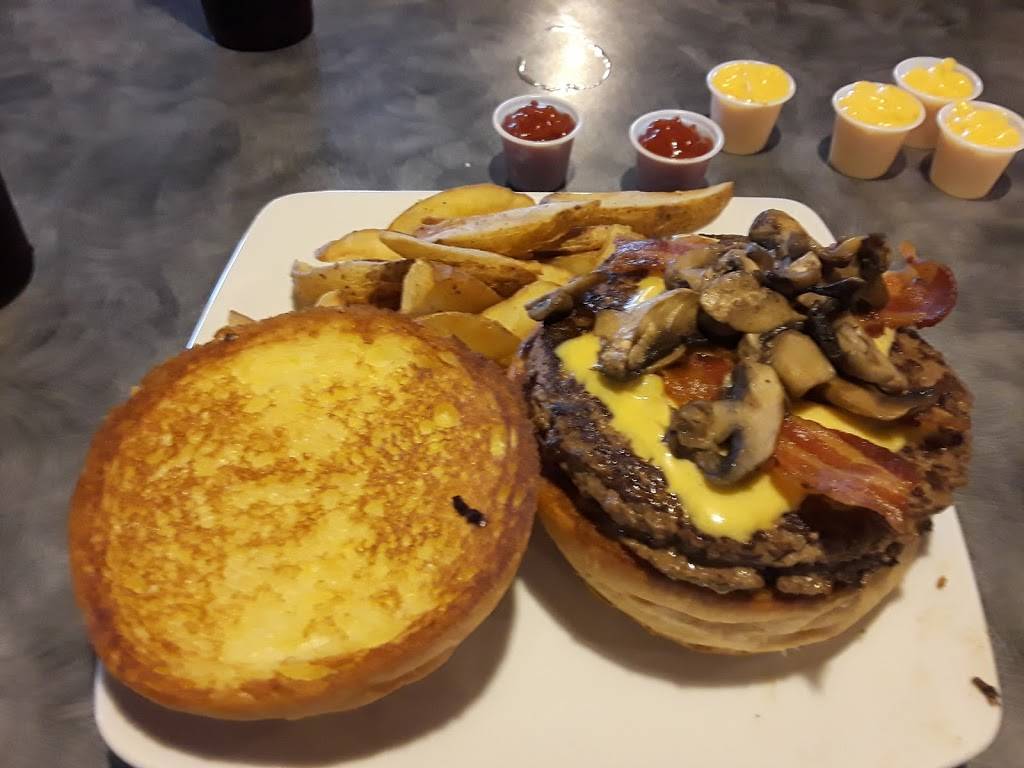 Fuddruckers | restaurant | 14875 S Dixie Hwy, Miami, FL 33176, USA | 3052385628 OR +1 305-238-5628