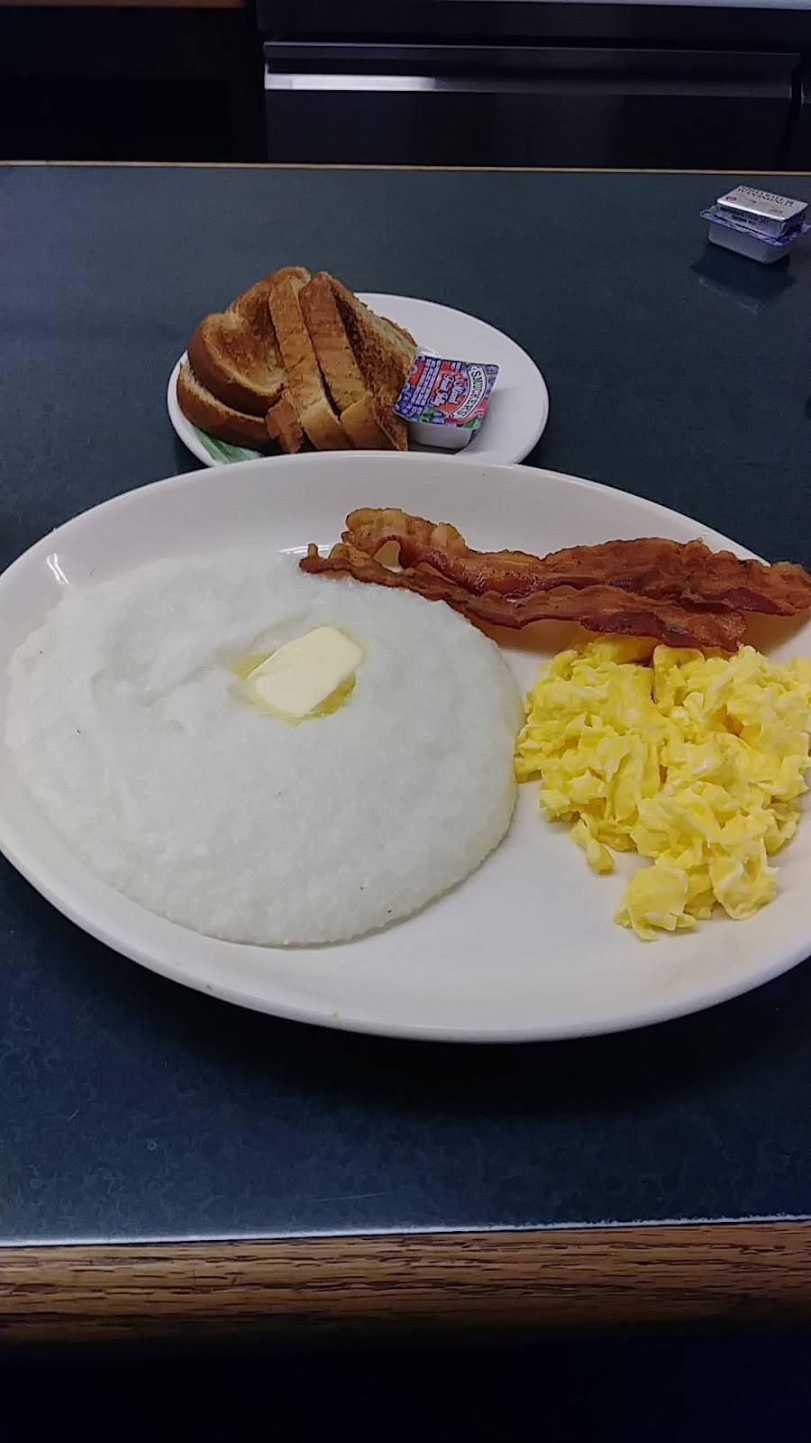 Irvs Sandwich Shop | restaurant | 2164 S Taylor Rd, Cleveland Heights, OH 44118, USA | 2163216812 OR +1 216-321-6812