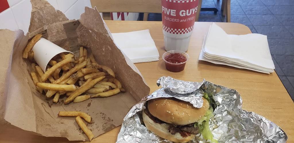 Five Guys | meal takeaway | 265 N Broadway, Hicksville, NY 11801, USA | 5168228022 OR +1 516-822-8022