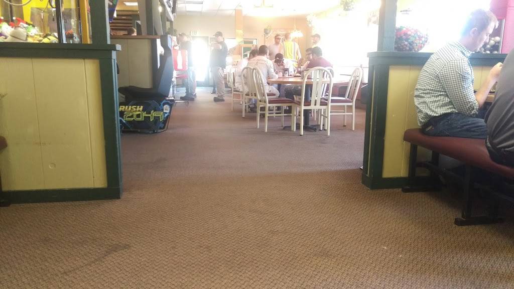 Round Table Pizza | meal delivery | 825 N Adams St, Dixon, CA 95620, USA | 7076784466 OR +1 707-678-4466