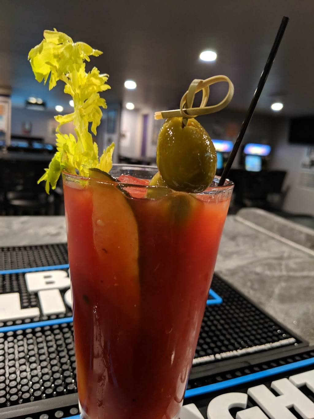 The Avenue Bar and grill LLC | restaurant | 311 Corunna Ave, Owosso, MI 48867, USA | 9894724472 OR +1 989-472-4472