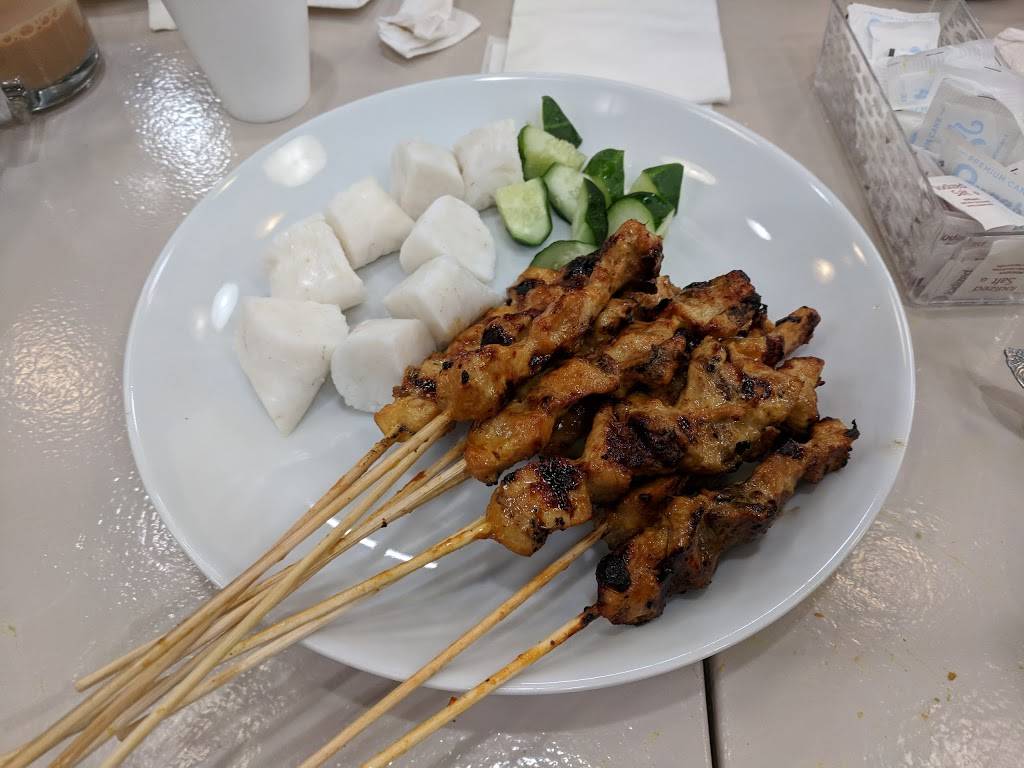 The Family House | restaurant | 2305 W Devon Ave, Chicago, IL 60659, USA | 7738560192 OR +1 773-856-0192