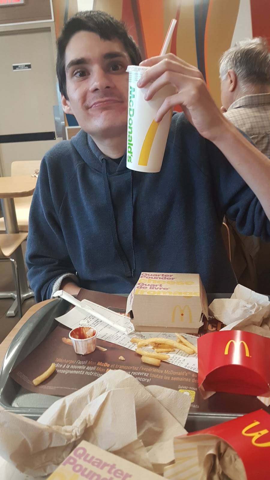 McDonalds | cafe | 401 Boulevard Curé-Labelle, Rosemère, QC J7A 3T2, Canada | 4509796633 OR +1 450-979-6633