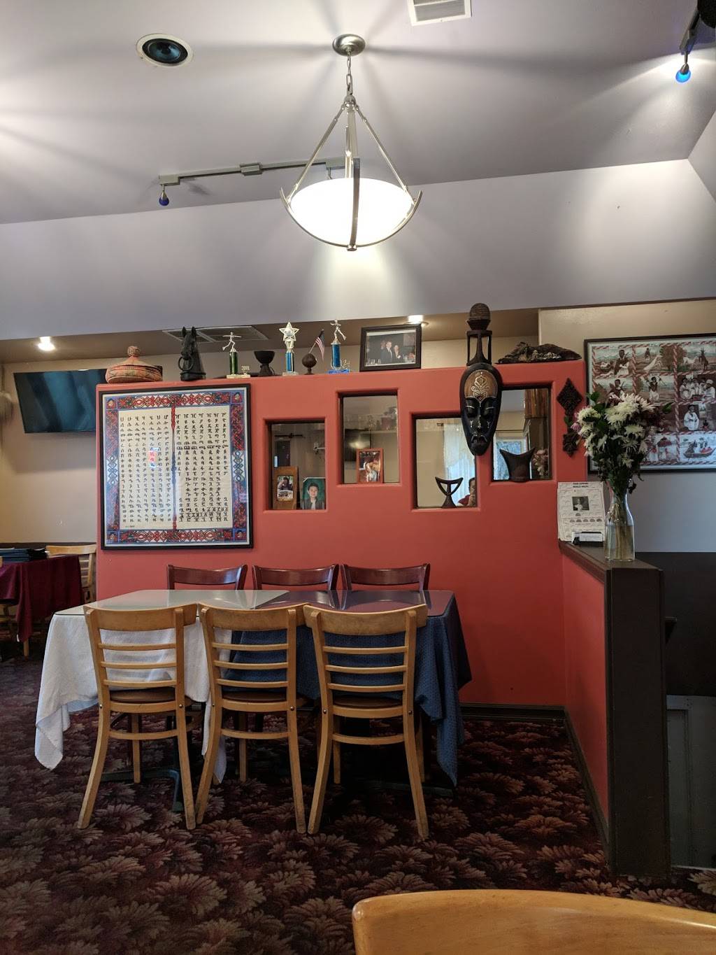 Meskel Restaurant | restaurant | 2605 E Cherry St, Seattle, WA 98122, USA | 2068601724 OR +1 206-860-1724