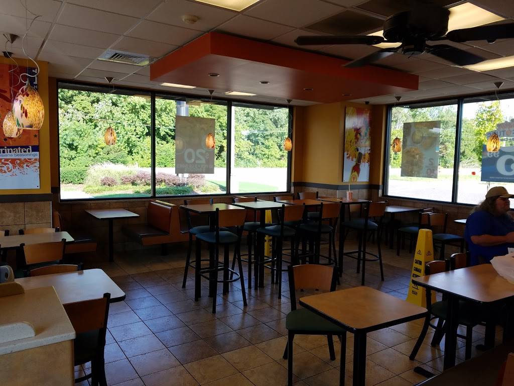 Popeyes Louisiana Kitchen | restaurant | 2629 N Hollywood St, Memphis, TN 38127, USA | 9013584200 OR +1 901-358-4200
