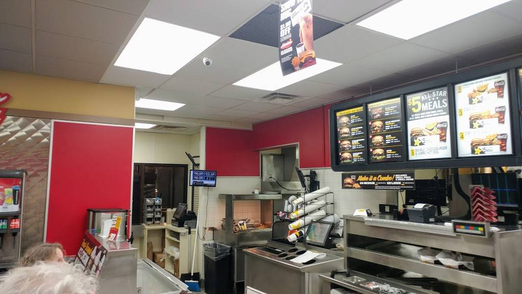 Hardees | restaurant | 645 Lincoln Ave, Fennimore, WI 53809, USA | 6088223717 OR +1 608-822-3717