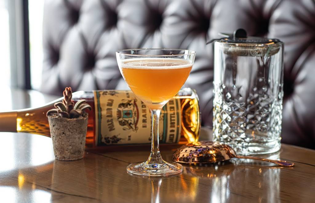 McCrays Tavern East Cobb | restaurant | 4880 Lower Roswell Rd Suite 850, Marietta, GA 30068, USA | 4048003553 OR +1 404-800-3553