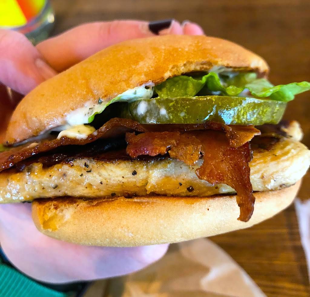 Shake Shack | restaurant | 1340 Post Rd, Darien, CT 06820, USA | 2036141411 OR +1 203-614-1411