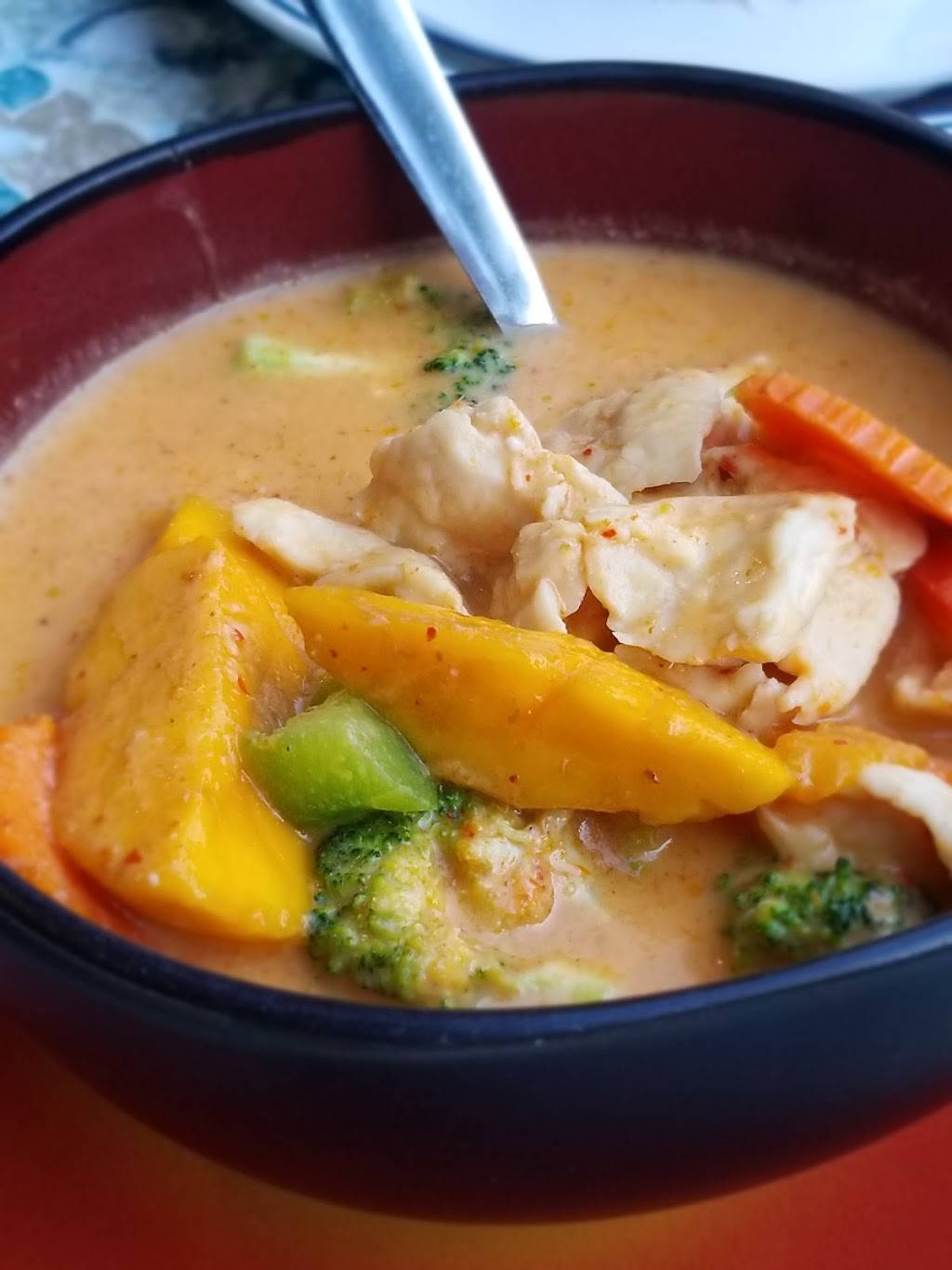 Thai Continental Cuisine | restaurant | 106 Market St SE, Roanoke, VA 24011, USA | 5403428111 OR +1 540-342-8111