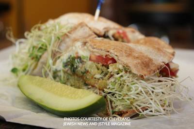 Munch | meal takeaway | 28500 Miles Rd, Solon, OH 44139, USA | 2162310922 OR +1 216-231-0922