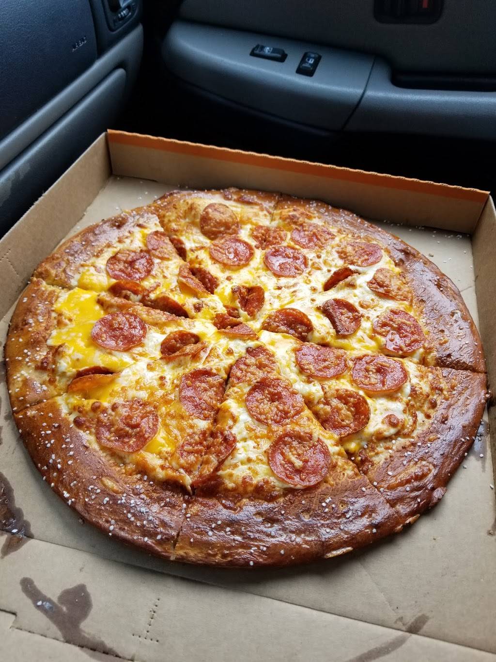 Little Caesars Pizza | meal takeaway | 1650 W Court St, Kankakee, IL 60901, USA | 8159291966 OR +1 815-929-1966