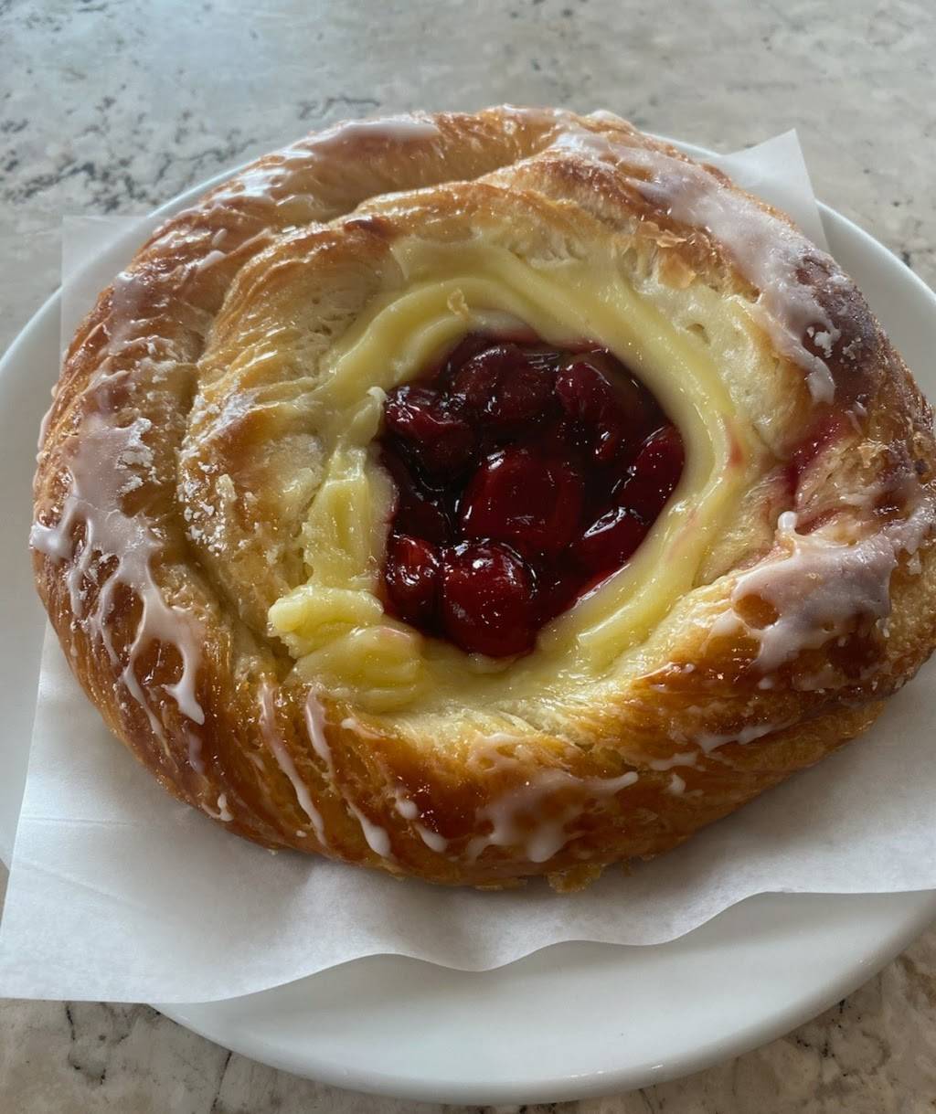 Moonside Bakery & Cafe | bakery | 604 Main St, Half Moon Bay, CA 94019, USA | 6507269070 OR +1 650-726-9070