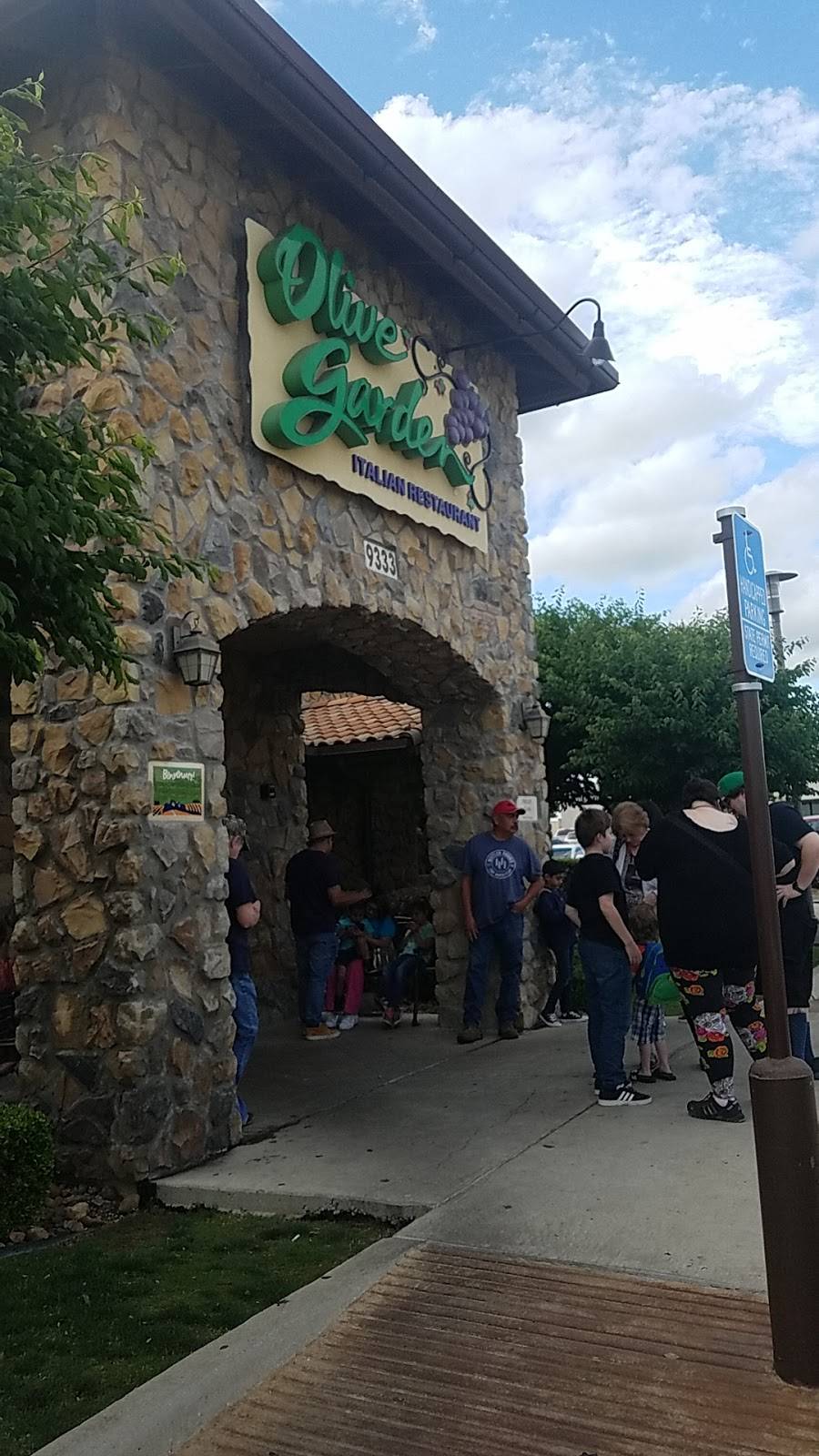 Olive Garden Italian Restaurant | meal takeaway | 9333 Rain Lily Trail, Fort Worth, TX 76177, USA | 8177500800 OR +1 817-750-0800