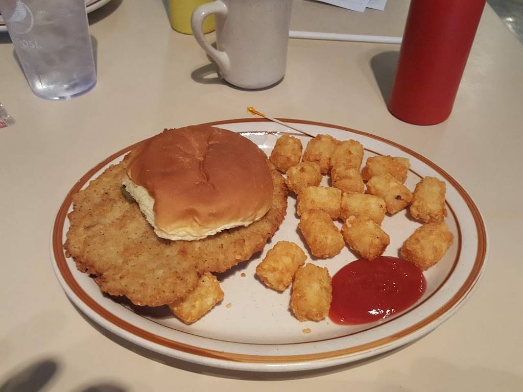 Julies Tell Street Cafe | restaurant | 922 Tell St, Tell City, IN 47586, USA | 8125472579 OR +1 812-547-2579