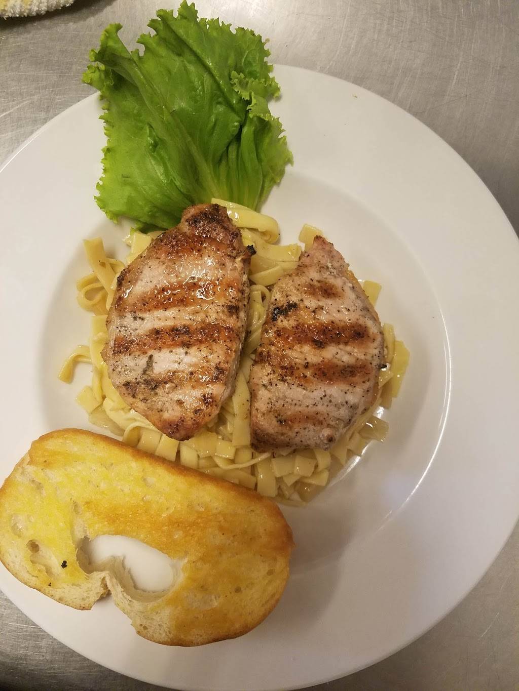 Elk & Hound Restaurant | restaurant | 200 Country Club Rd, Ironwood, MI 49938, USA | 9069323742 OR +1 906-932-3742