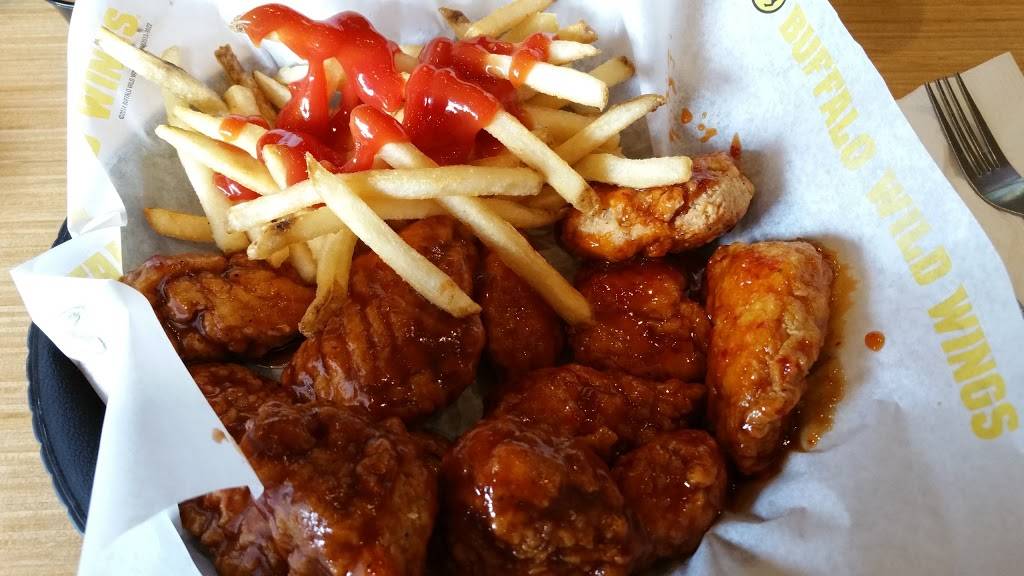 Buffalo Wild Wings | meal takeaway | 163 Lee Ave, Pikeville, KY 41501, USA | 6064322936 OR +1 606-432-2936
