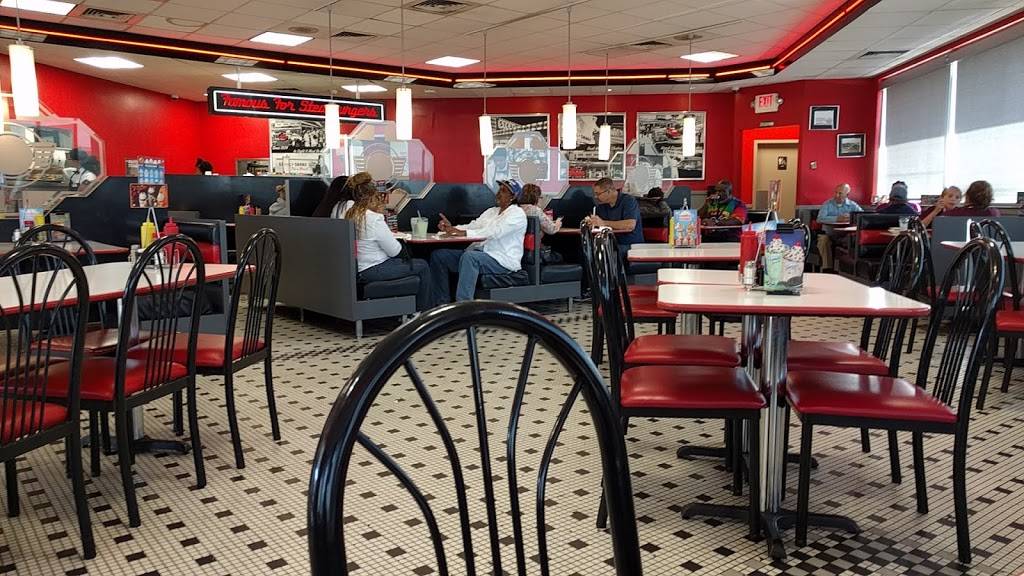 Steak n Shake | restaurant | 2296 Gunbarrel Rd, Chattanooga, TN 37421, USA | 4238922993 OR +1 423-892-2993