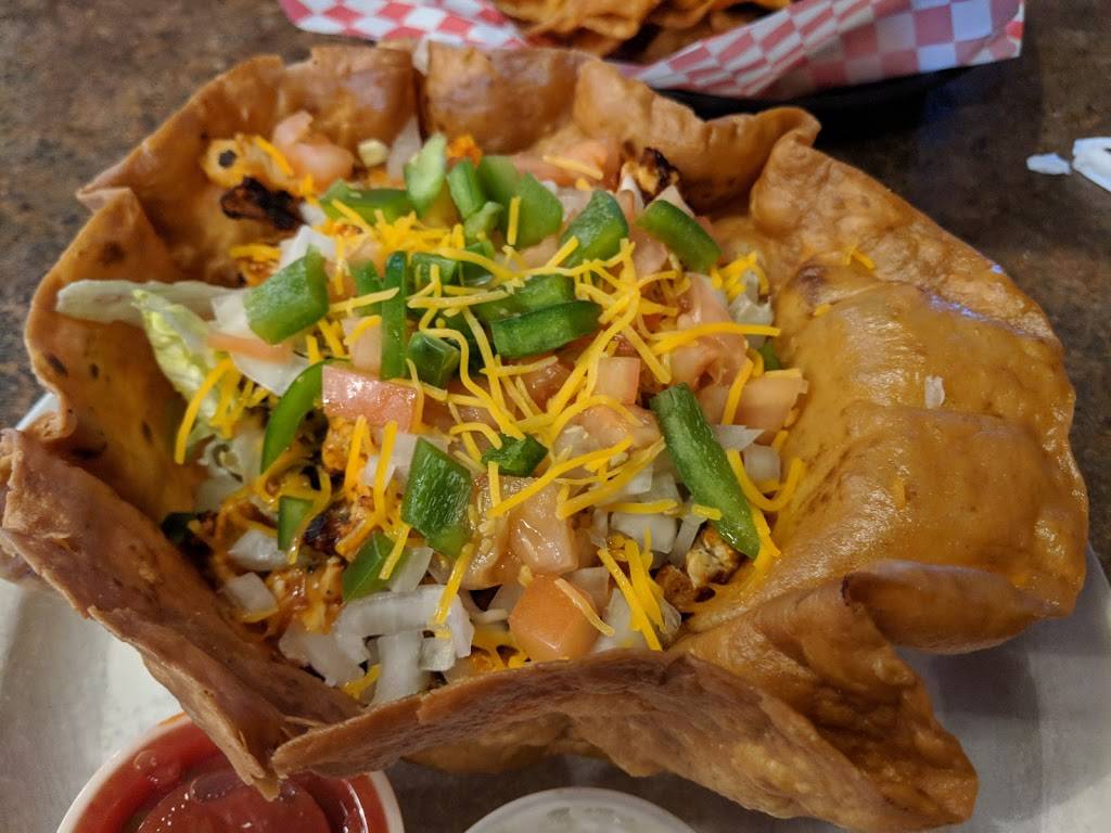 Crankers Coney Island | restaurant | 213 S State St, Big Rapids, MI 49307, USA | 2317961919 OR +1 231-796-1919