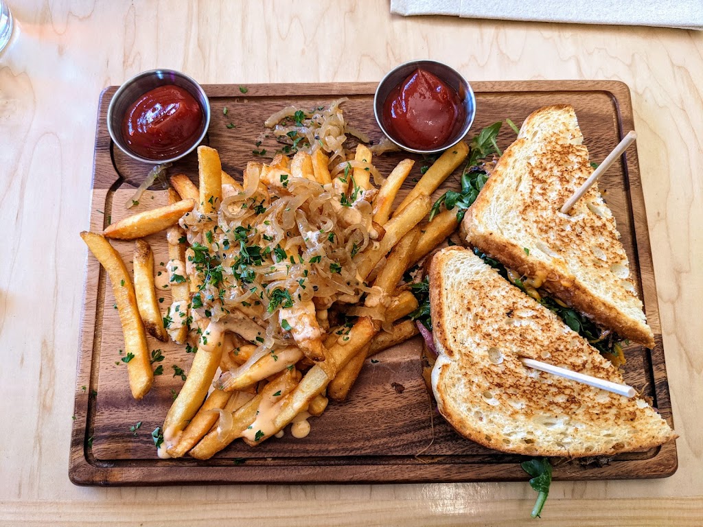 Wicked Cow Craft Kitchen | restaurant | 18507 Ventura Blvd, Tarzana, CA 91356, USA | 8185788914 OR +1 818-578-8914