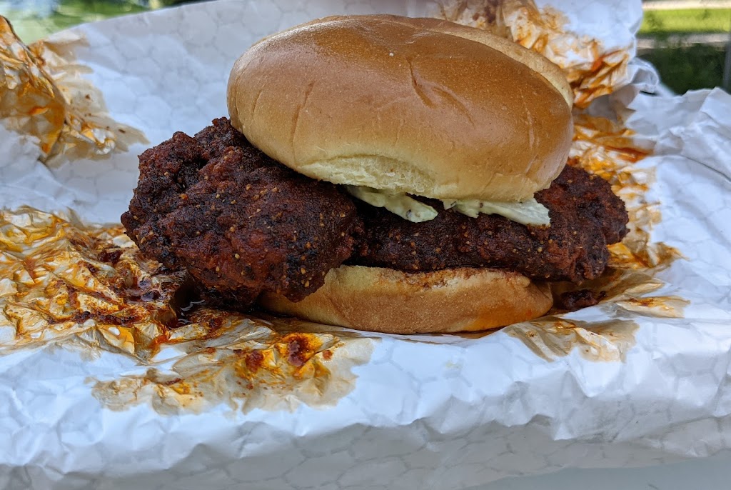 Chicken Heat | restaurant | 3301 E 14th St, Des Moines, IA 50316, USA | 5153183715 OR +1 515-318-3715