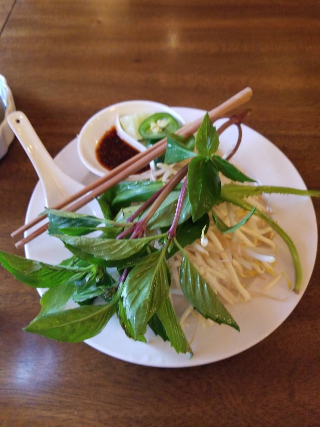 Saigon Restaurant | restaurant | 795 Forest Ave, Portland, ME 04103, USA | 2078746666 OR +1 207-874-6666