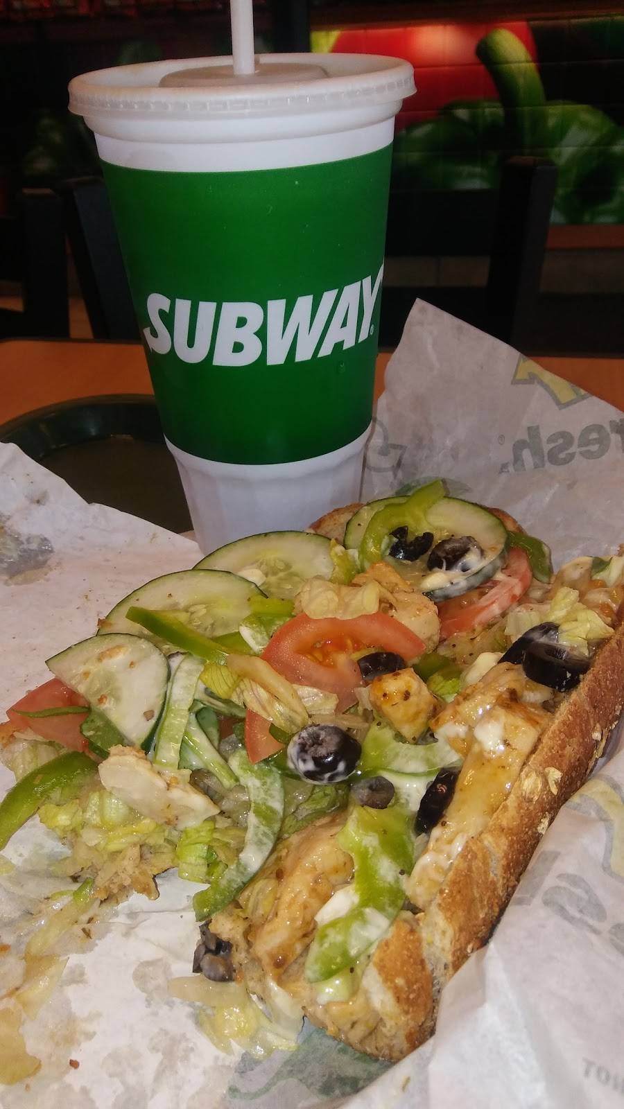 Subway Restaurants | restaurant | 1756 W Lake St, Hanover Park, IL 60133, USA | 6307360180 OR +1 630-736-0180