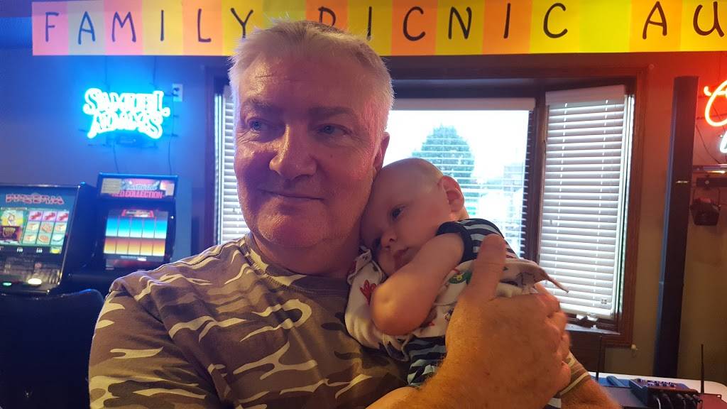 Iowa City Moose Lodge and Family Center | restaurant | SE, 3151 US-6, Iowa City, IA 52240, USA | 3193566921 OR +1 319-356-6921