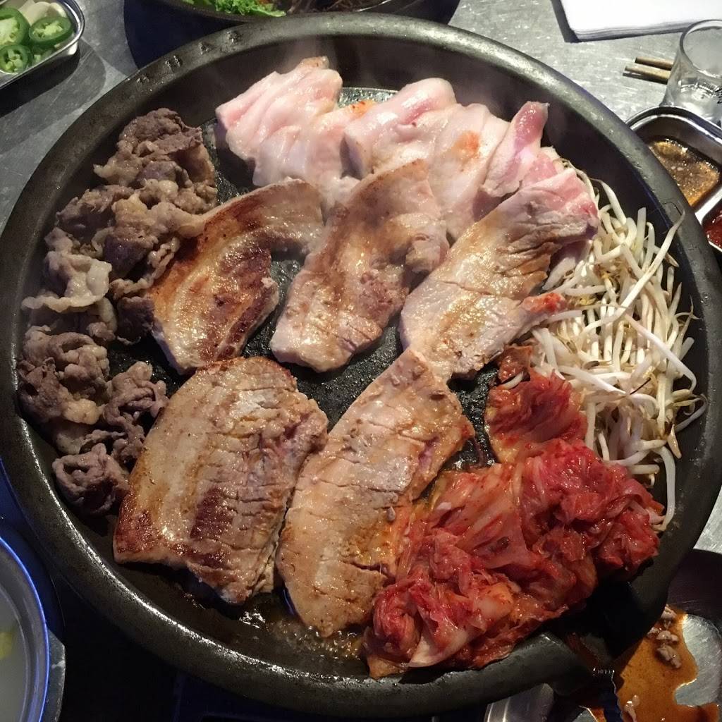 Red Pig | restaurant | 3101 W 8th St, Los Angeles, CA 90005, USA | 2133843559 OR +1 213-384-3559