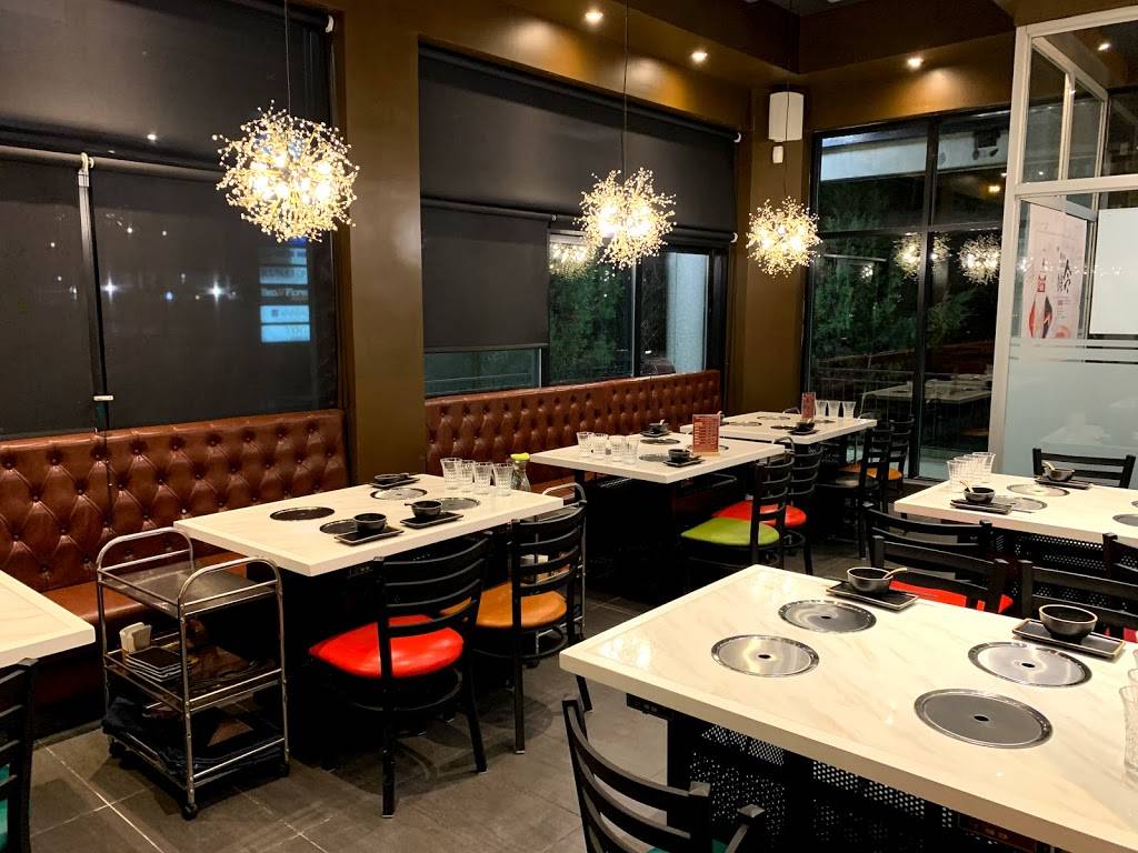 Premiere Fondue | restaurant | 1320 Boulevard Marcel-Laurin, Saint-Laurent, QC H4R 1J9, Canada | 5143791899 OR +1 514-379-1899