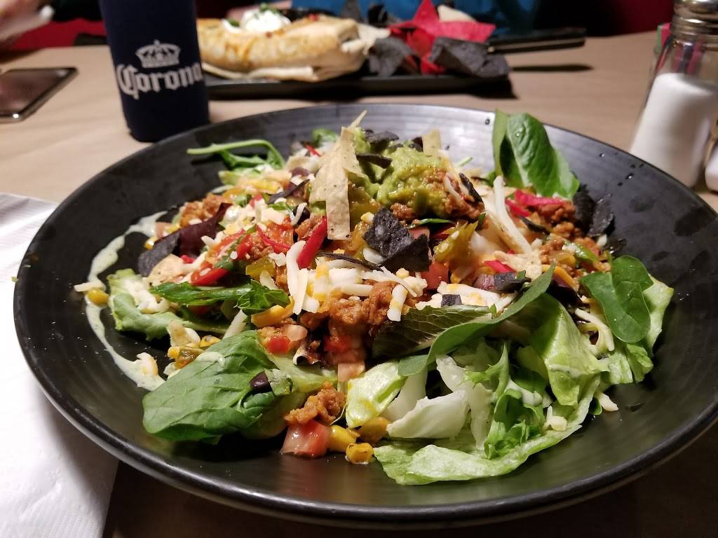 Montanas | restaurant | 2011 Steeles Ave W, North York, ON M3J 3N3, Canada | 4166619139 OR +1 416-661-9139