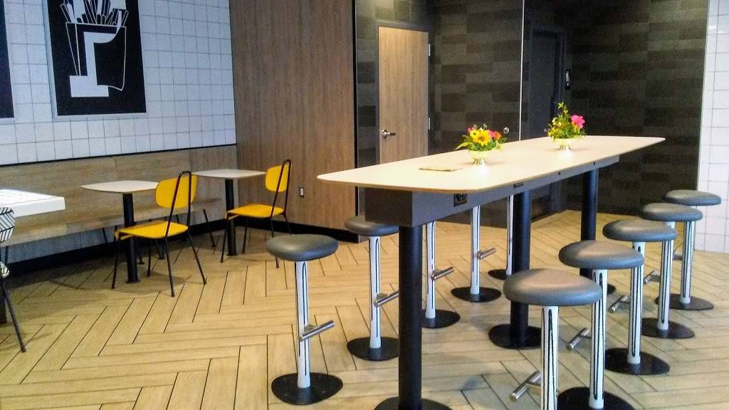 McDonalds | cafe | 1207 S Main St, Bryan, OH 43506, USA | 4196365815 OR +1 419-636-5815