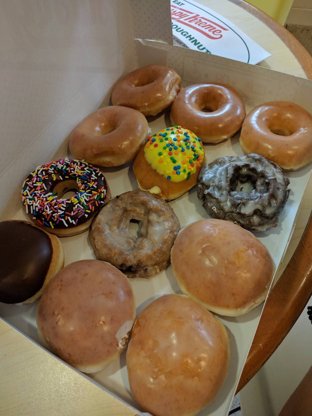 Krispy Kreme | bakery | 511 Moosic St, Scranton, PA 18505, USA | 5703434608 OR +1 570-343-4608