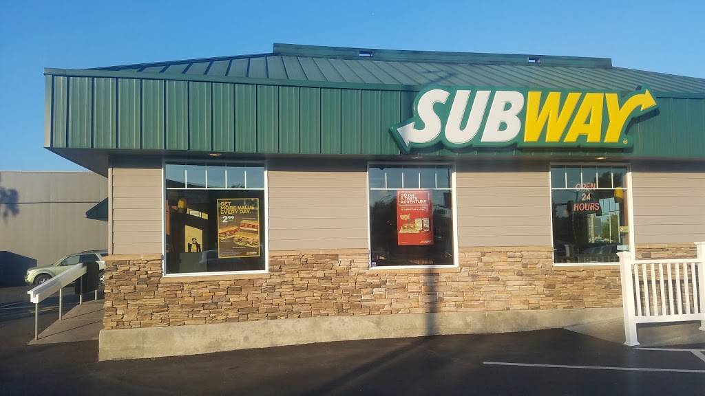 Subway | meal takeaway | 1328 Washington Way, Longview, WA 98632, USA | 3604251147 OR +1 360-425-1147