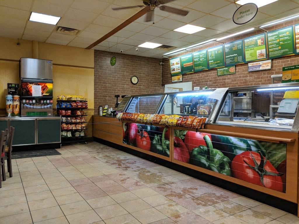 Subway | restaurant | 4716 Broadway St, Mt Vernon, IL 62864, USA | 6182460000 OR +1 618-246-0000