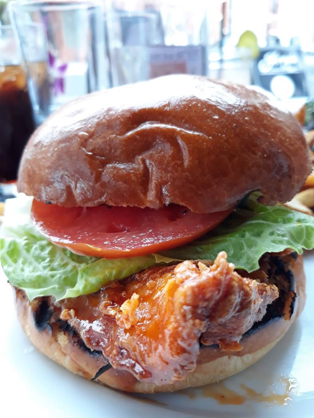 Jerrys Bar | restaurant | 129 W Laurel St, Philadelphia, PA 19123, USA | 2672731632 OR +1 267-273-1632