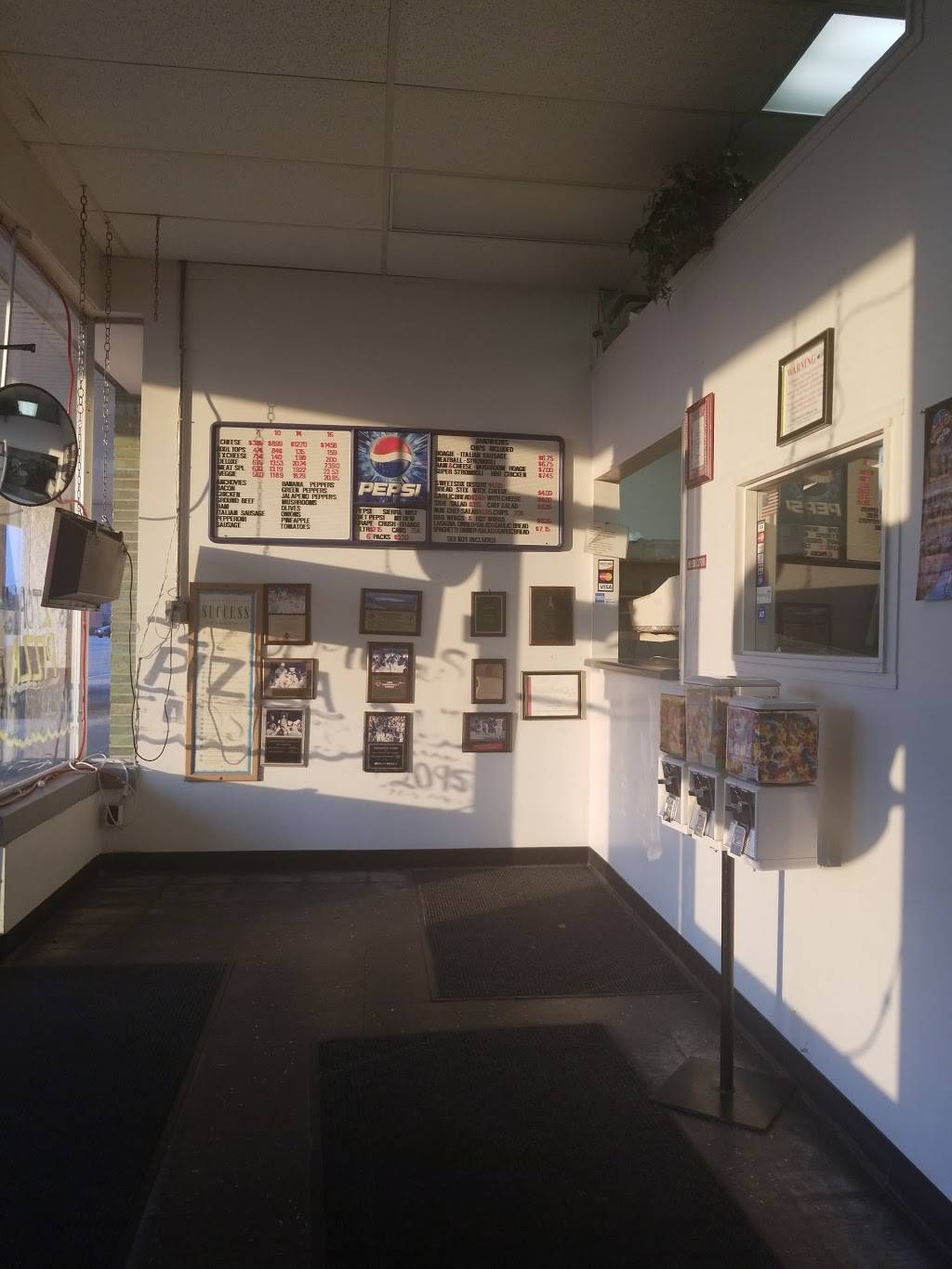 Circle City Pizza | restaurant | 8245 Pendleton Pike, Indianapolis, IN 46226, USA | 3175429226 OR +1 317-542-9226