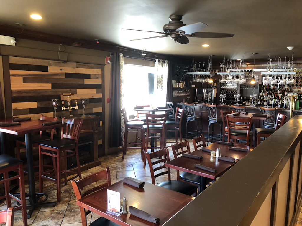 Ballous Restaurant & Wine Bar | restaurant | 51 Whitfield St #1, Guilford, CT 06437, USA | 2034530319 OR +1 203-453-0319