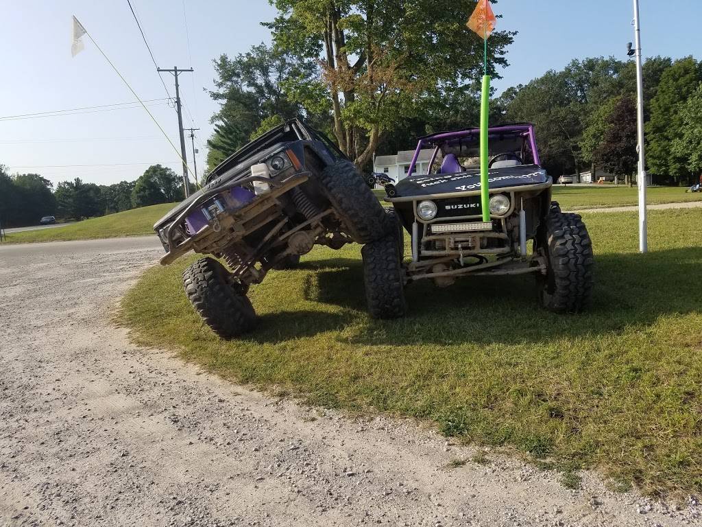 Big Rs Hogs & Dogs | restaurant | 1876 W Ludington Dr, Farwell, MI 48622, USA | 9895444066 OR +1 989-544-4066