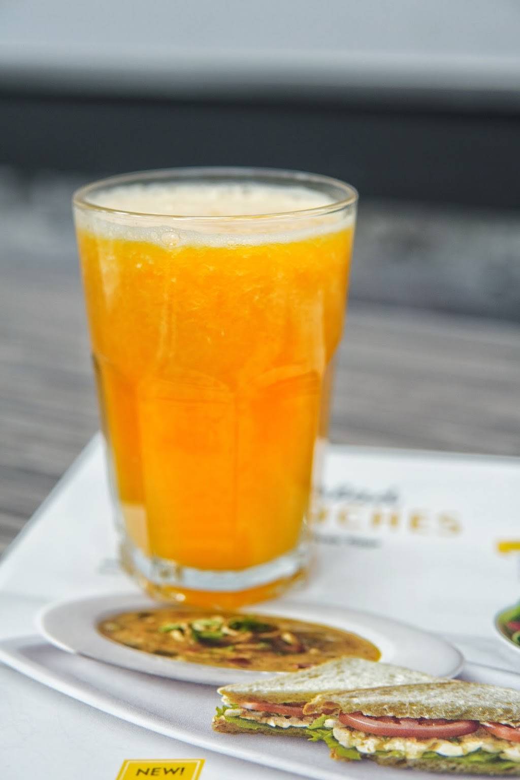 Eggsmart | restaurant | 655 Queensway E, Mississauga, ON L5A 3X6, Canada | 9052736520 OR +1 905-273-6520