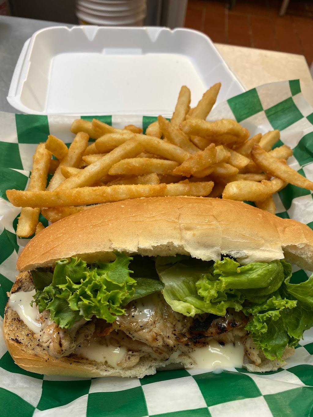 SupperMan Chicken | restaurant | 2600 W Gate City Blvd, Greensboro, NC 27403, USA | 3365008999 OR +1 336-500-8999